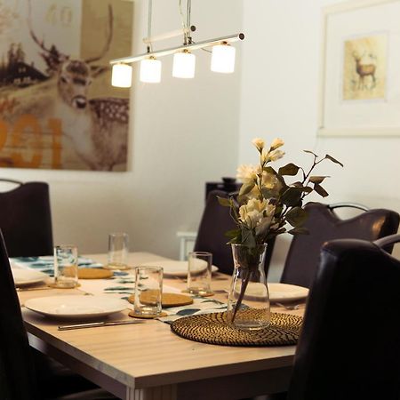 Apartment Hirsch: Wohnung Fuer Die Ganze Familie Mit Disney+ Браунлаге Екстериор снимка